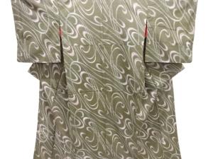 大正ロマン　流水に牡丹模様着物